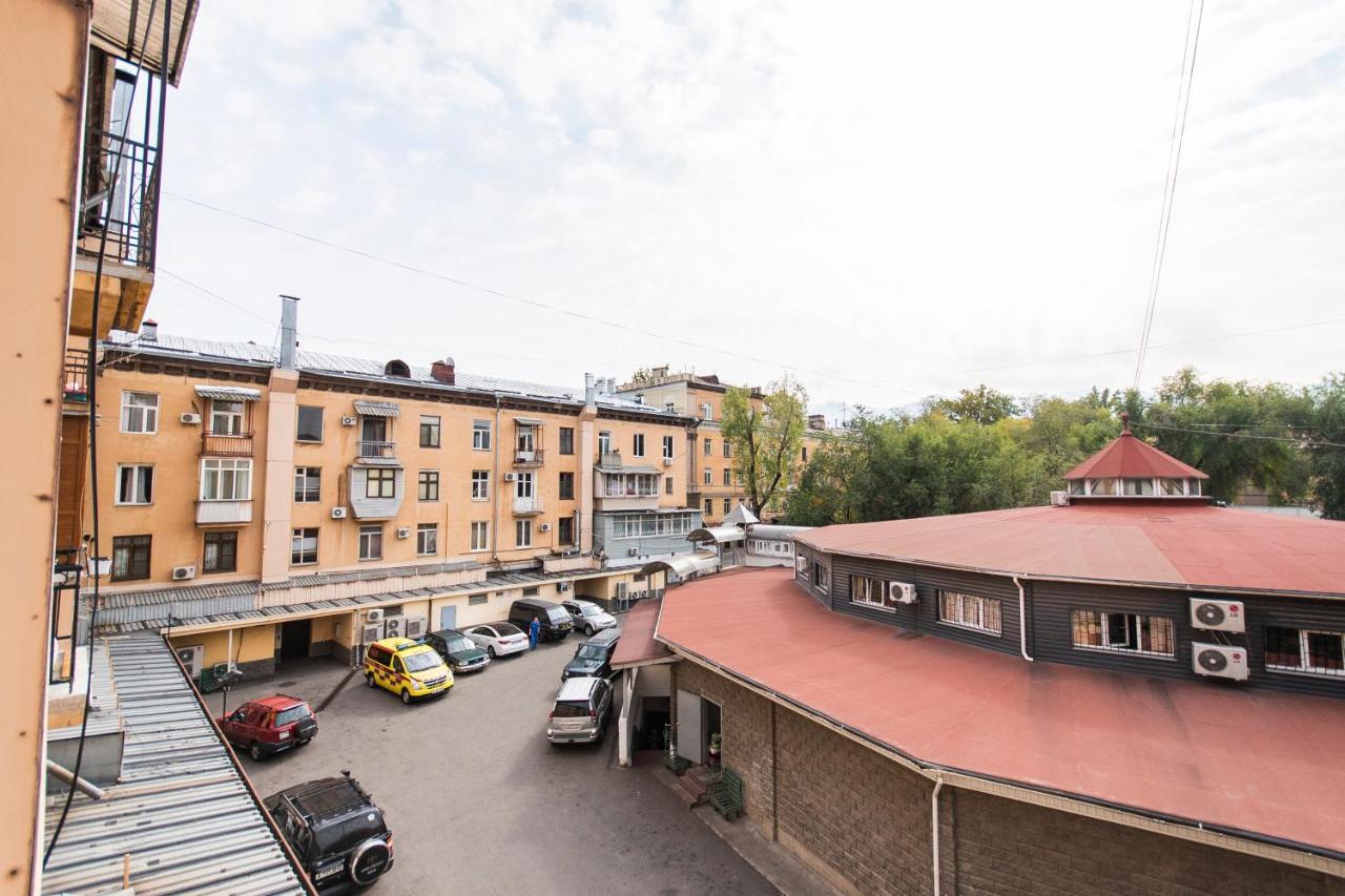 Comfortable Apartment In The Golden Square. Алматы Экстерьер фото